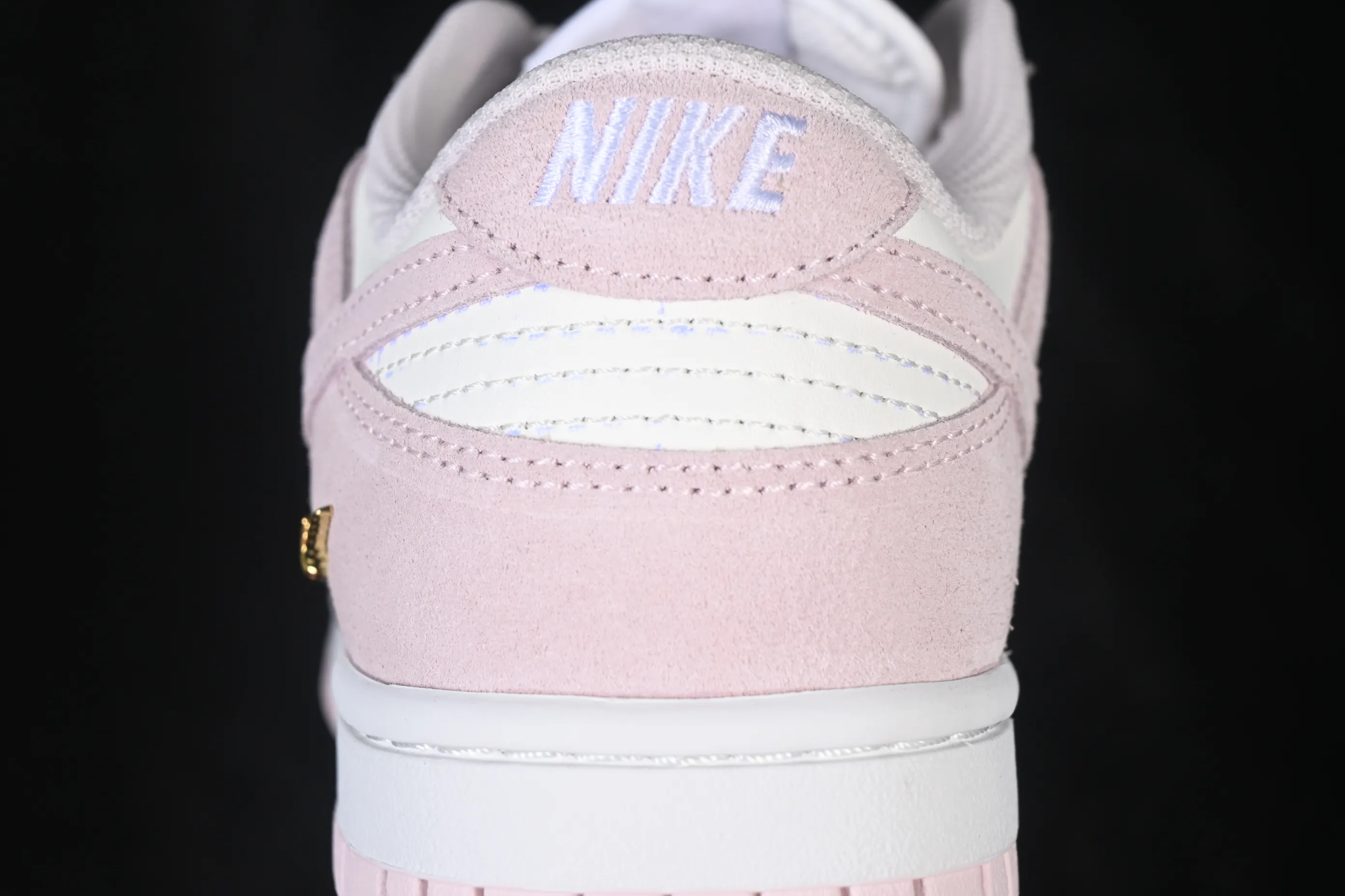 All categories Nk SB Dunk Series Nk SB Dunk Low low-top sneakers Nike SB Dunk Low Year of the Horse Yunyanfen low-top casual sneakers IO4244-100
